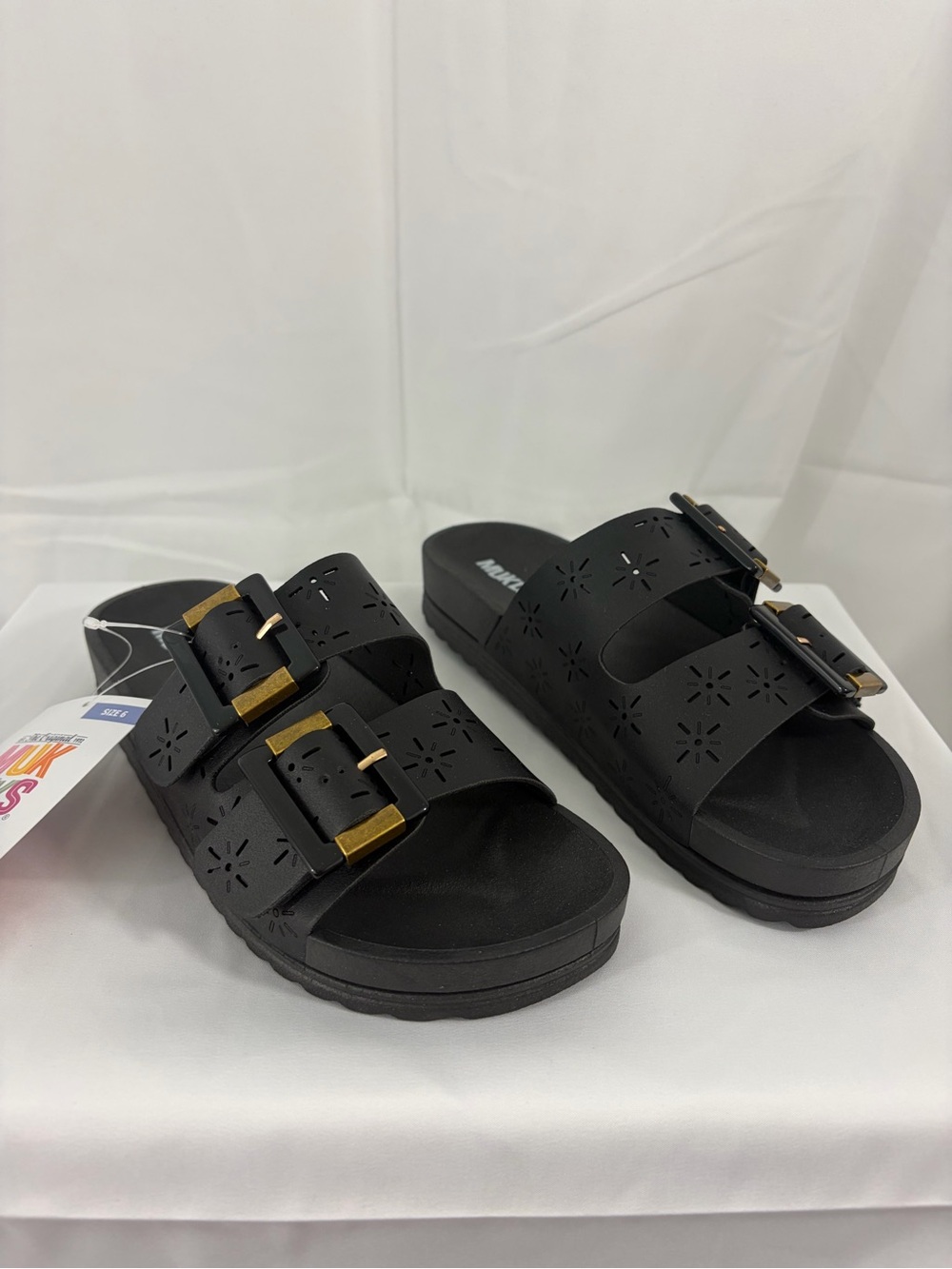 NWT Muk Luks Women's Size 6 Black Gold Double-Buckle Slide Sandals